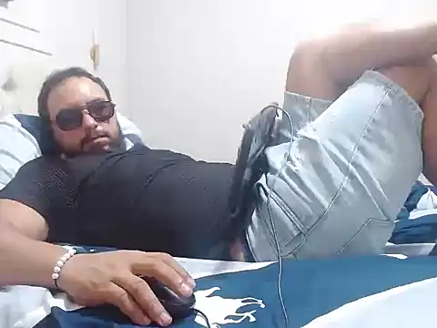 Snapshot of A_logan41 chatting on March 29, 6:19 pm A logan41 online show from March 29, 6:19 pm