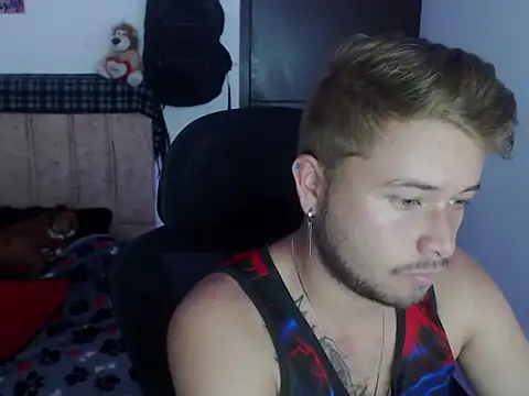 Snapshot of JOHANLEON1 chatting on October 7, 4:59 pm JOHANLEON1 online show from October 7, 4:59 pm