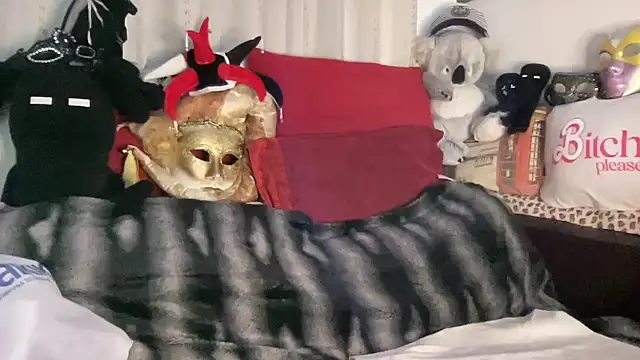 EroticVenetian online show from November 3, 6:47 am