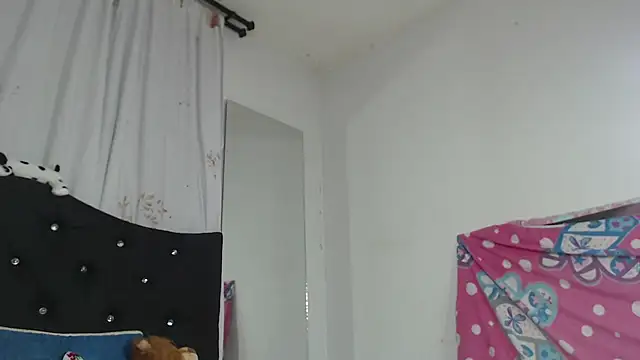 Snapshot of nikol_winick chatting on February 5, 8:43 am nikol winick online show from February 5, 8:43 am