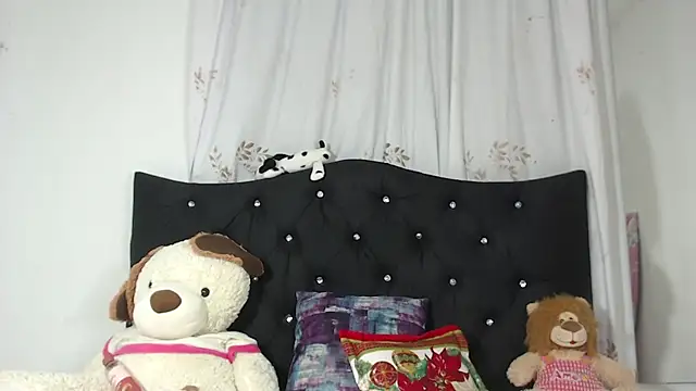 Snapshot of nikol_winick chatting on February 11, 9:20 am nikol winick online show from February 11, 9:20 am