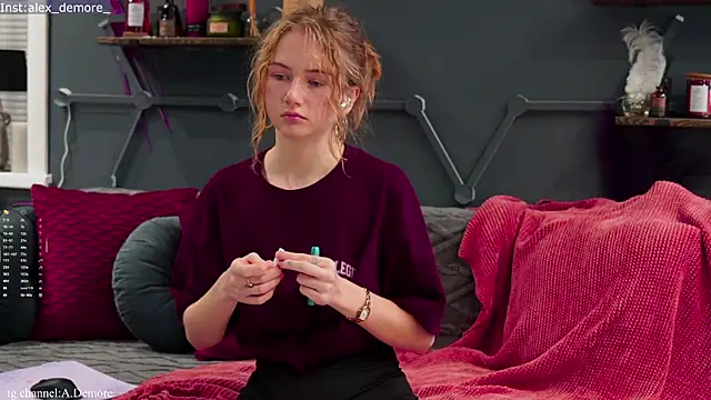 Alexandra Demore online show from September 25, 8:12 pm