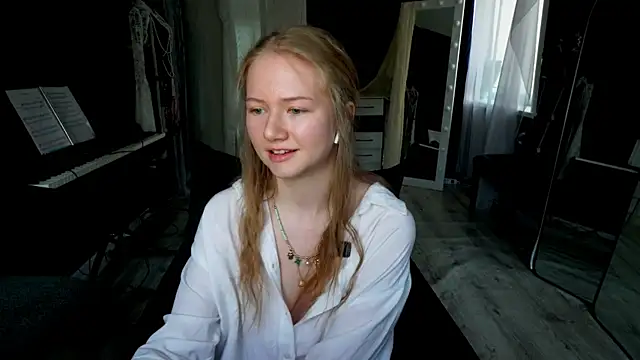 Alexandra Demore online show from June 29, 6:41 pm