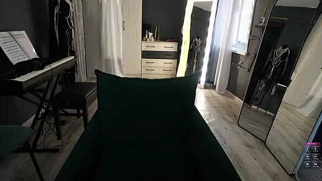 Alexandra Demore online show from July 13, 6:44 pm