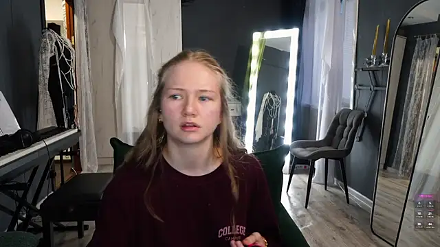 Alexandra Demore online show from July 25, 7:11 pm