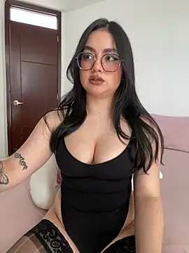 montmariana online show from June 17, 9:49 pm