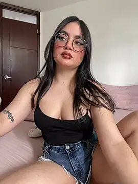 montmariana online show from June 25, 5:06 pm