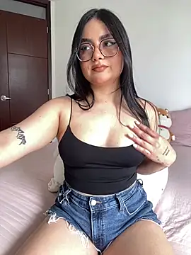 montmariana online show from July 8, 4:22 pm