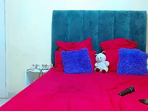 curvycloe1 online show from October 13, 3:56 pm