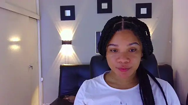 ashley Tompson1 online show from December 10, 12:38 pm