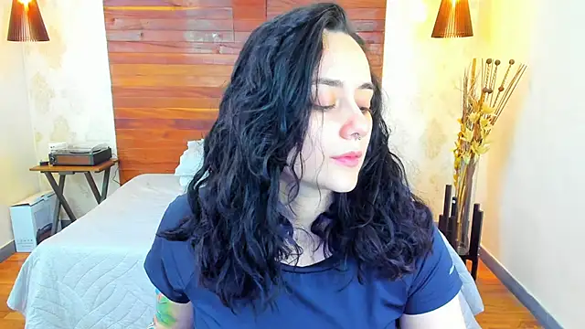 KatherineBond online show from January 10, 10:15 pm