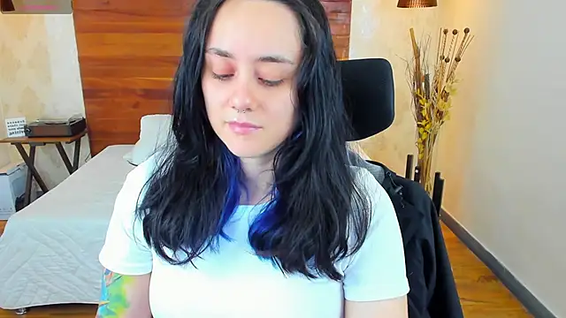 KatherineBond online show from January 25, 11:43 pm