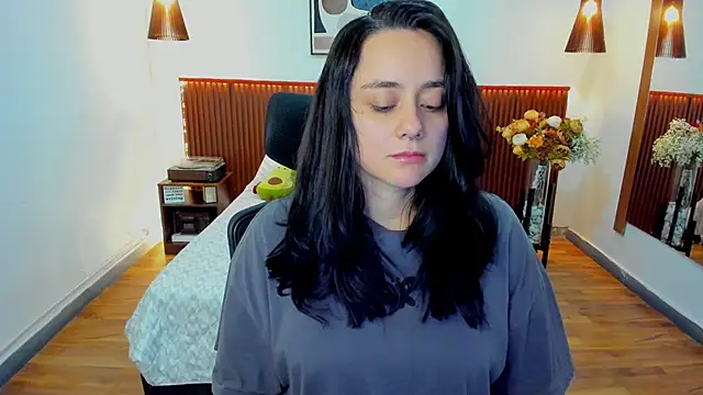 KatherineBond online show from March 18, 7:50 pm