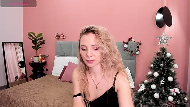 Snapshot of EvaMoran chatting on December 30, 7:59 am EvaMoran online show from December 30, 7:59 am