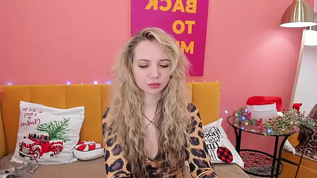 Snapshot of EvaMoran chatting on January 11, 8:11 am EvaMoran online show from January 11, 8:11 am