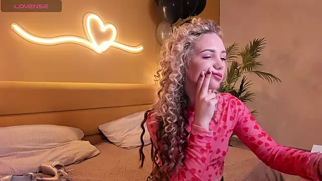 Snapshot of EvaMoran chatting on January 24, 8:13 am EvaMoran online show from January 24, 8:13 am