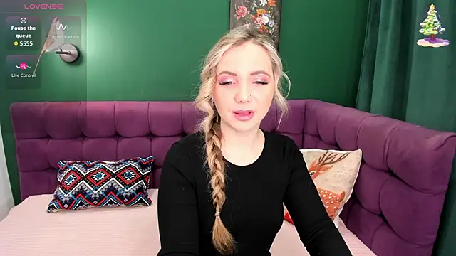 Snapshot of EvaMoran chatting on March 18, 1:42 am EvaMoran online show from March 18, 1:42 am