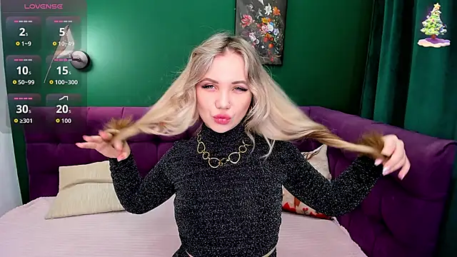 Snapshot of EvaMoran chatting on March 24, 2:05 am EvaMoran online show from March 24, 2:05 am