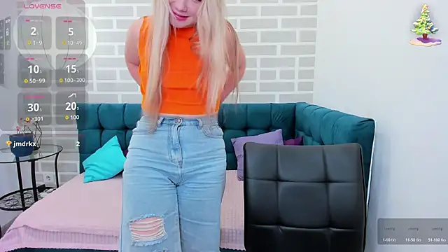 Snapshot of EvaMoran chatting on June 29, 1:45 am EvaMoran online show from June 29, 1:45 am