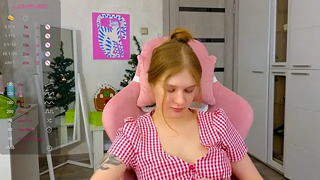 TrissMerigold9 online show from January 11, 9:36 am