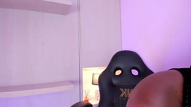 tamaraa smiith online show from September 27, 7:41 pm