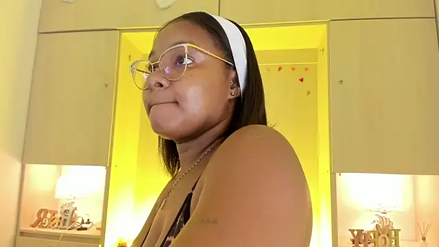 tamaraa smiith online show from November 7, 7:36 pm