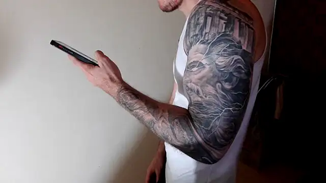 Snapshot of Kenner_fox77 chatting on January 16, 8:29 am Kenner fox77 online show from January 16, 8:29 am