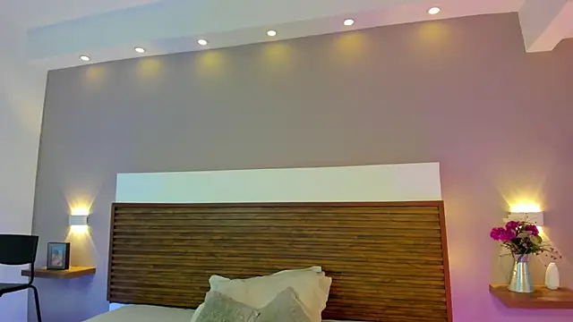 Adelehottman online show from March 6, 12:34 pm