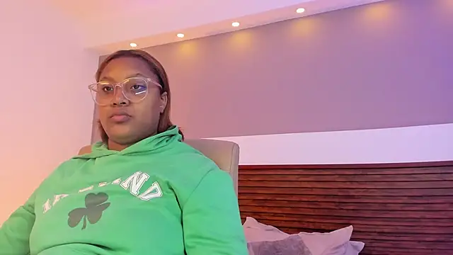 Adelehottman online show from March 25, 12:11 pm