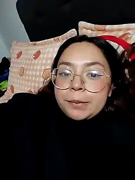 Peach-Lawrence online show from December 5, 1:14 am