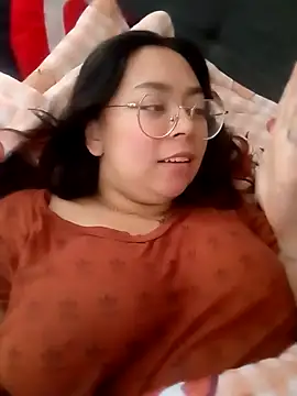 Peach-Lawrence online show from December 13, 5:43 pm