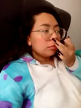 Peach-Lawrence online show from December 19, 12:01 pm