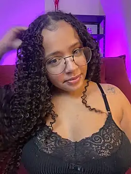 Snapshot of 99_Lilith chatting on June 2, 12:23 am 99 Lilith online show from June 2, 12:23 am