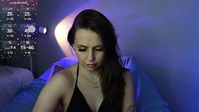 Aisha Riley online show from September 24, 2:42 pm