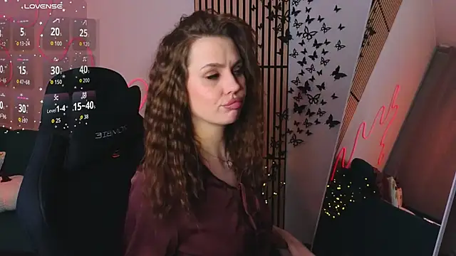 Aisha Riley online show from October 31, 5:14 pm