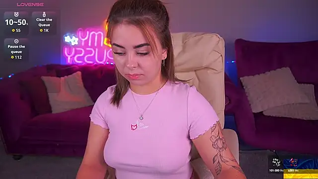 SusieWood online show from September 21, 6:15 am