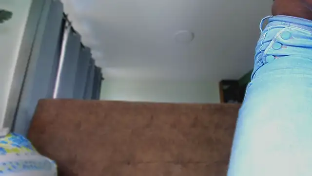 Almaahotxxx online show from April 1, 8:28 pm