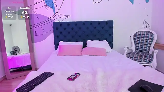 Snapshot of Melanny_lopez18 chatting on December 2, 10:01 pm Melanny lopez18 online show from December 2, 10:01 pm