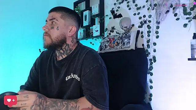 Snapshot of Ash_gusbig chatting on December 4, 1:25 am Ash gusbig online show from December 4, 1:25 am