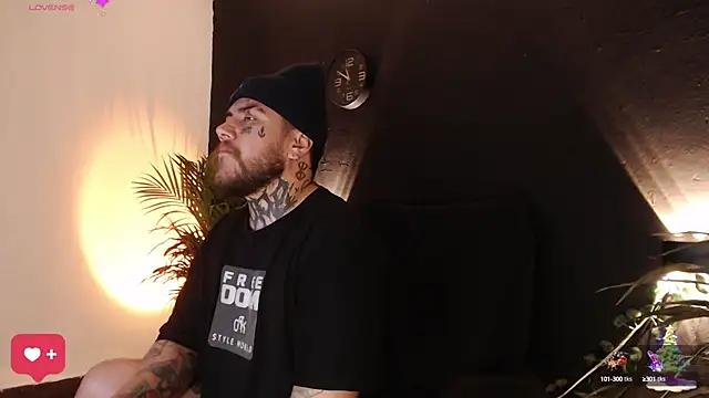 Snapshot of Ash_gusbig chatting on January 5, 12:52 am Ash gusbig online show from January 5, 12:52 am