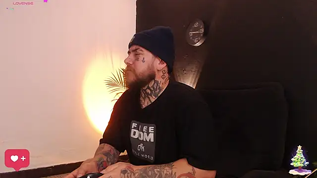 Snapshot of Ash_gusbig chatting on January 5, 4:48 pm Ash gusbig online show from January 5, 4:48 pm