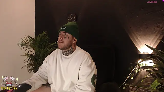 Snapshot of Ash_gusbig chatting on February 1, 2:58 am Ash gusbig online show from February 1, 2:58 am