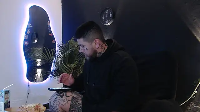 Snapshot of Ash_gusbig chatting on March 19, 2:05 am Ash gusbig online show from March 19, 2:05 am