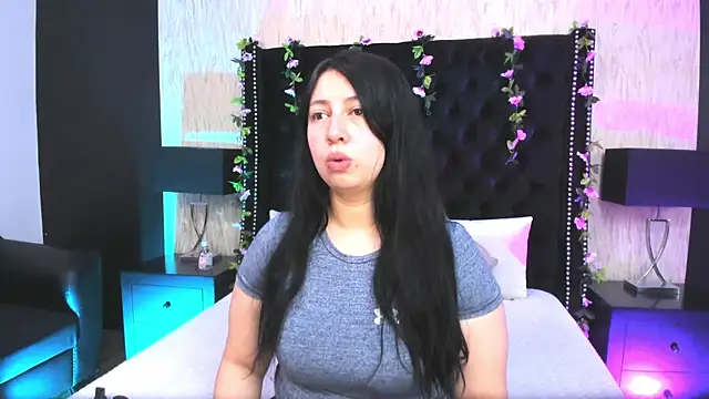 Snapshot of AshleeyPrincess chatting on November 23, 2:17 pm AshleeyPrincess online show from November 23, 2:17 pm