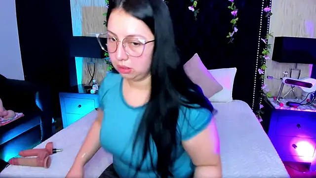 Snapshot of AshleeyPrincess chatting on November 24, 12:05 pm AshleeyPrincess online show from November 24, 12:05 pm