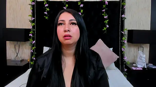 Snapshot of AshleeyPrincess chatting on December 4, 1:53 pm AshleeyPrincess online show from December 4, 1:53 pm