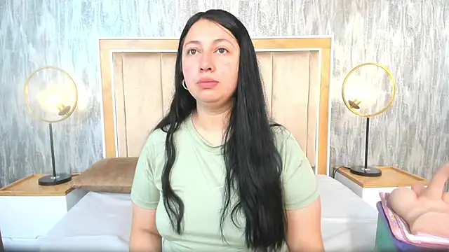 Snapshot of AshleeyPrincess chatting on December 15, 1:04 pm AshleeyPrincess online show from December 15, 1:04 pm