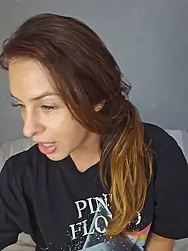 Snapshot of Nina_Sport chatting on June 7, 6:44 pm Nina Sport online show from June 7, 6:44 pm