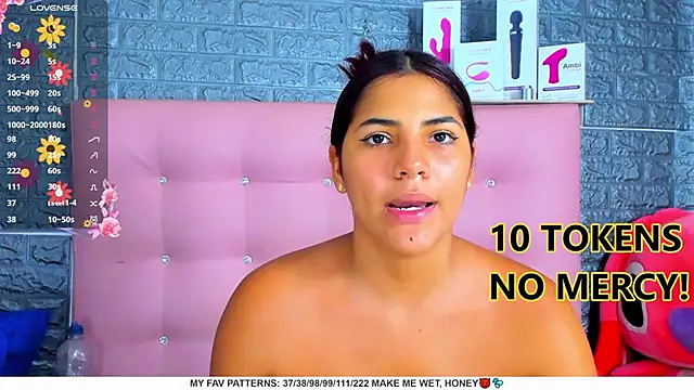 Snapshot of AriannaLewiis chatting on January 28, 2:43 am AriannaLewiis online show from January 28, 2:43 am