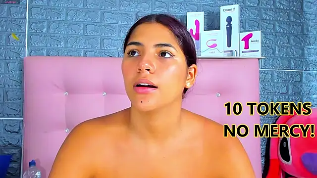 Snapshot of AriannaLewiis chatting on January 29, 7:43 pm AriannaLewiis online show from January 29, 7:43 pm